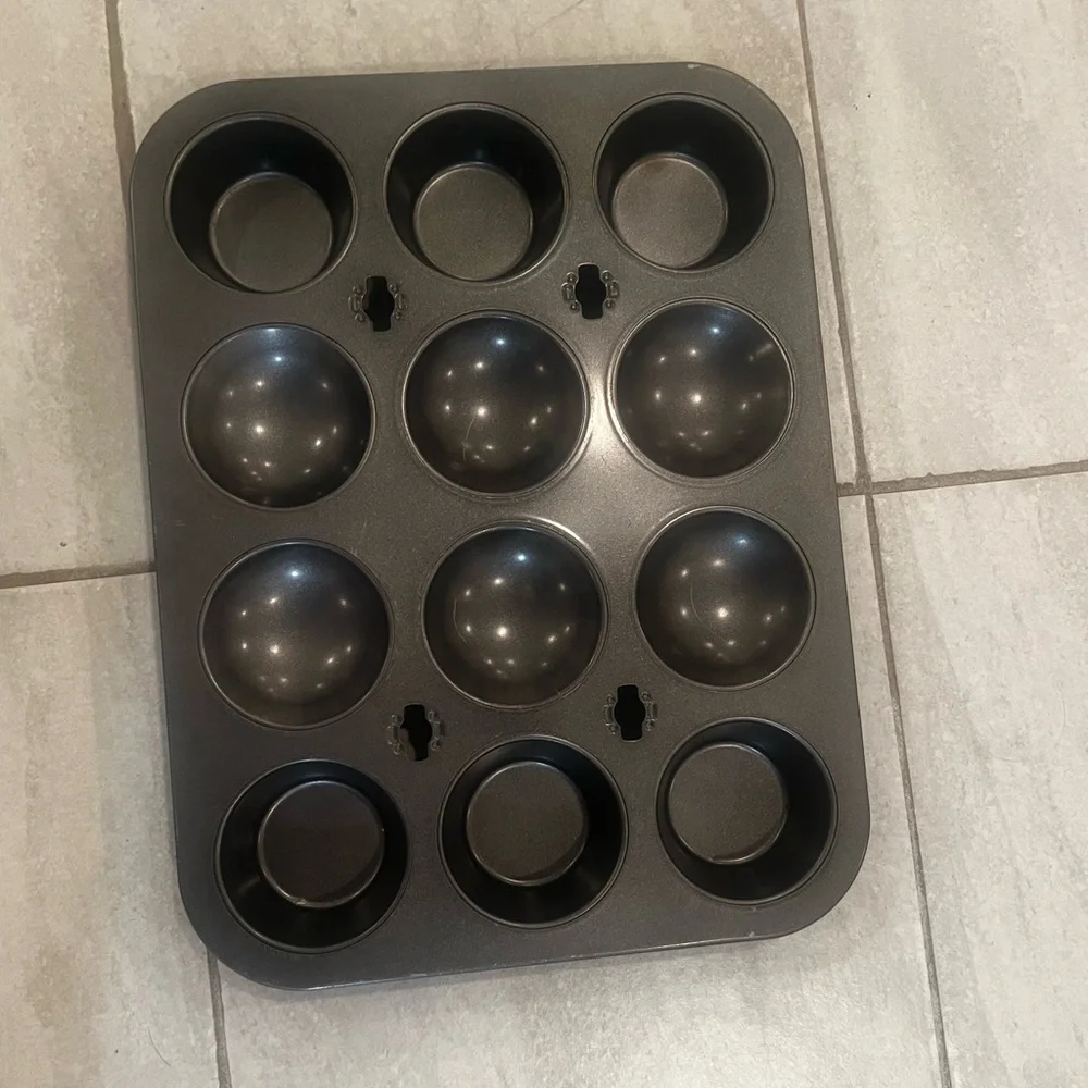 Non-Stick gray Muffin-cookies  Pan/10.5x14in
